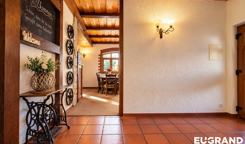 Prodej domu 341 m² s pozemkem 263 m², Šluknov – náhled fotky 4