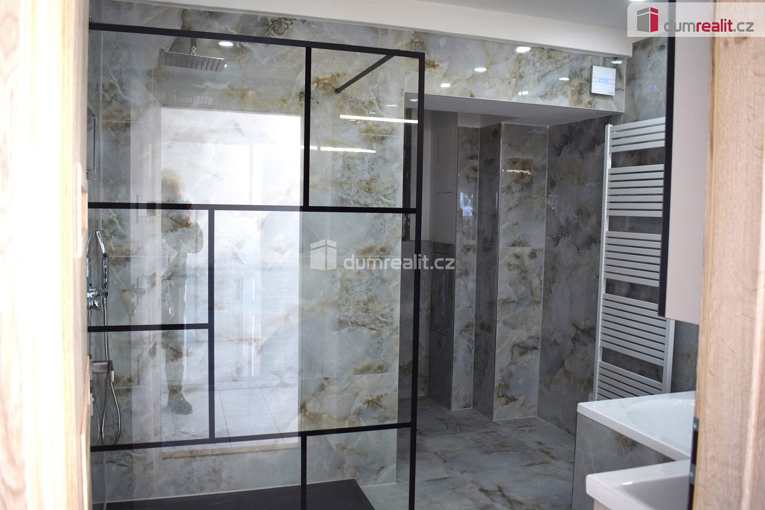 Pronájem komerčního objektu (jiného typu) 139 m²