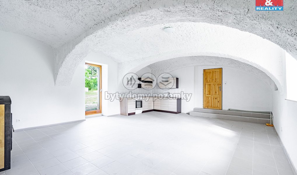 Prodej domu 130 m² s pozemkem 1 000 m², Zahrádka – náhled fotky 2