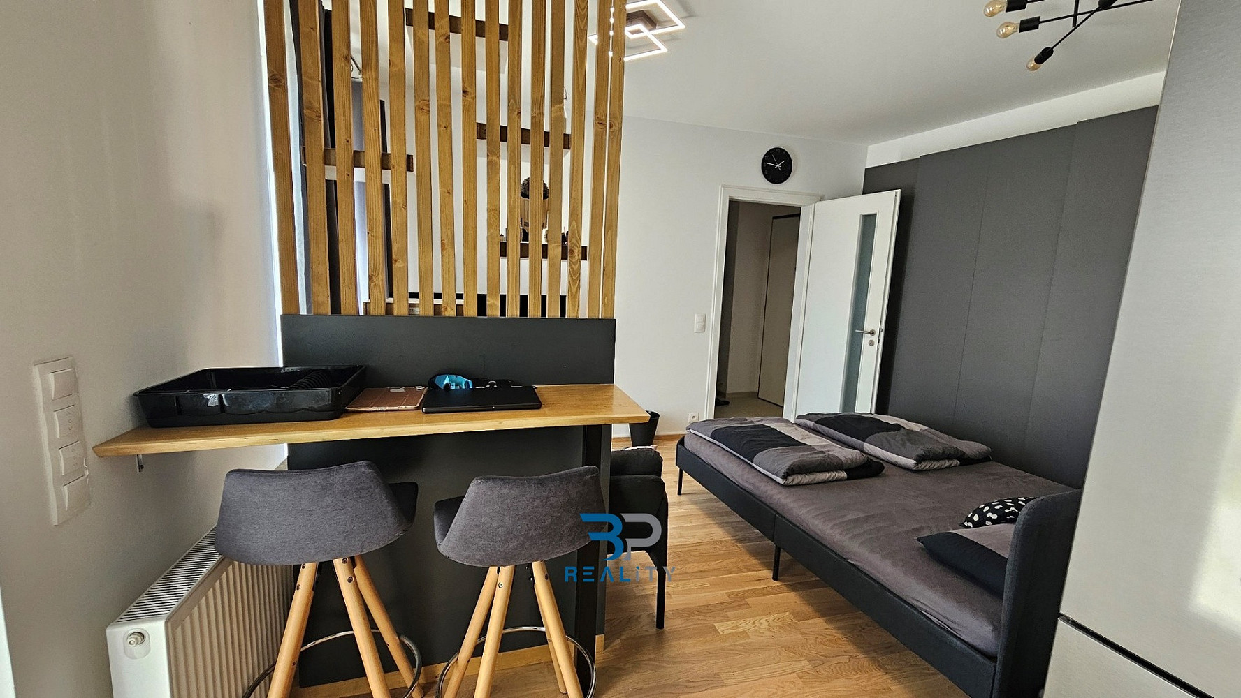 Pronájem bytu 1+kk 26 m² – fotografie 2