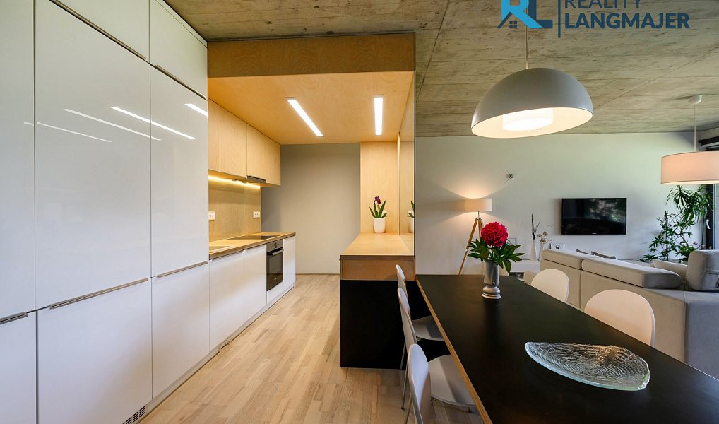 Prodej domu 134 m² s pozemkem 343 m², Zruč-Senec – náhled fotky 5
