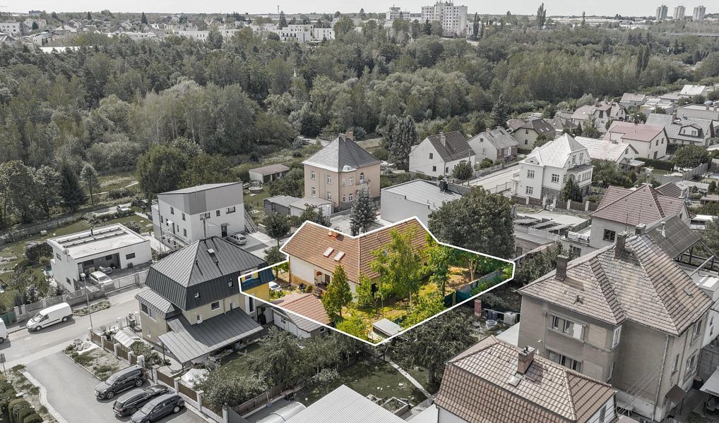Prodej domu 340 m² s pozemkem 681 m², Plzeň – náhled fotky 38