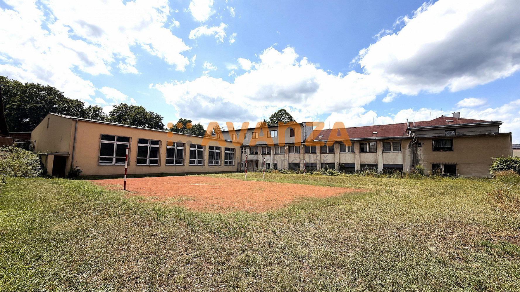 Prodej kanceláře 1 200 m²
