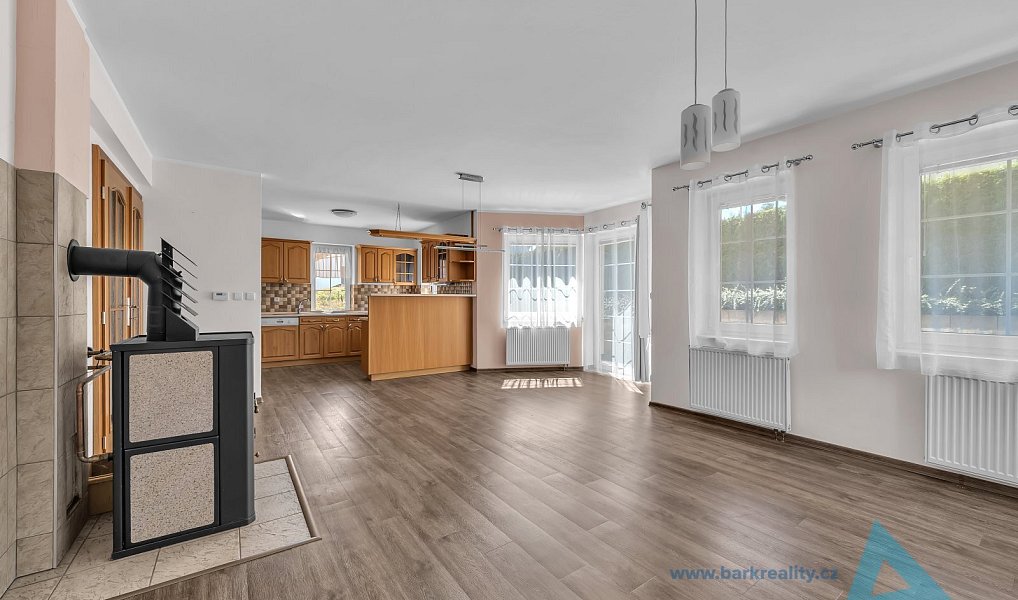 Prodej domu 180 m² s pozemkem 628 m², Nová Paka – náhled fotky 4
