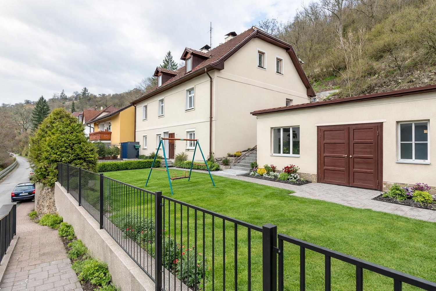Prodej domu 213 m² s pozemkem 3 019 m²