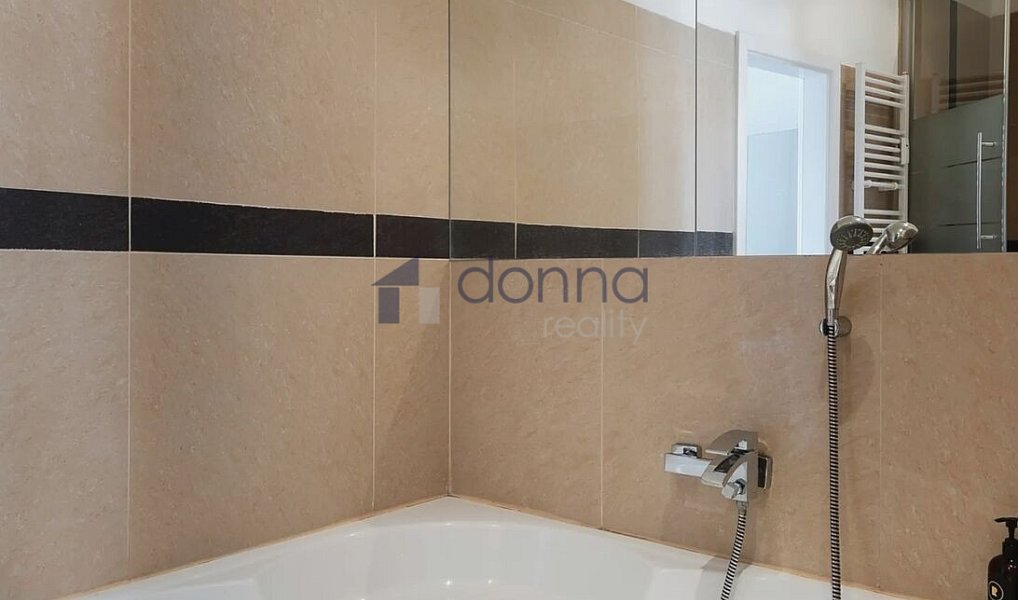 Pronájem bytu 3+kk 100 m², Praha – náhled fotky 12