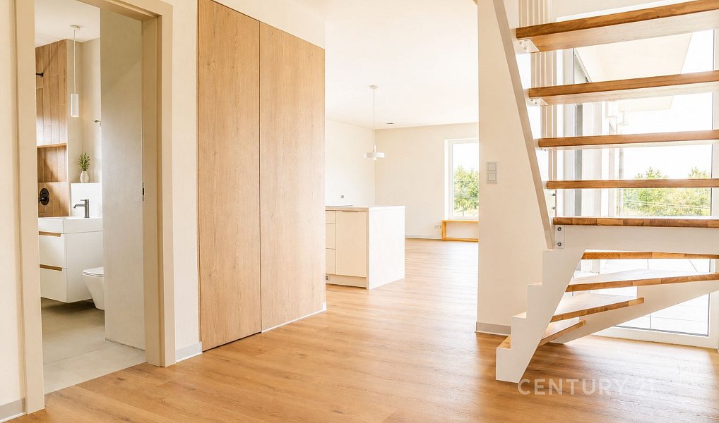 Pronájem domu 236 m² s pozemkem 1 500 m², Benešov – náhled fotky 19
