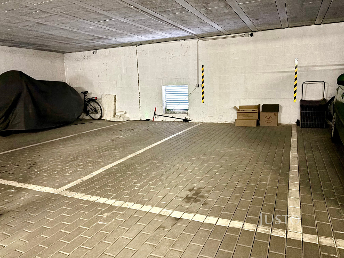 Pronájem garážového stání 16 m2 – fotografie 3