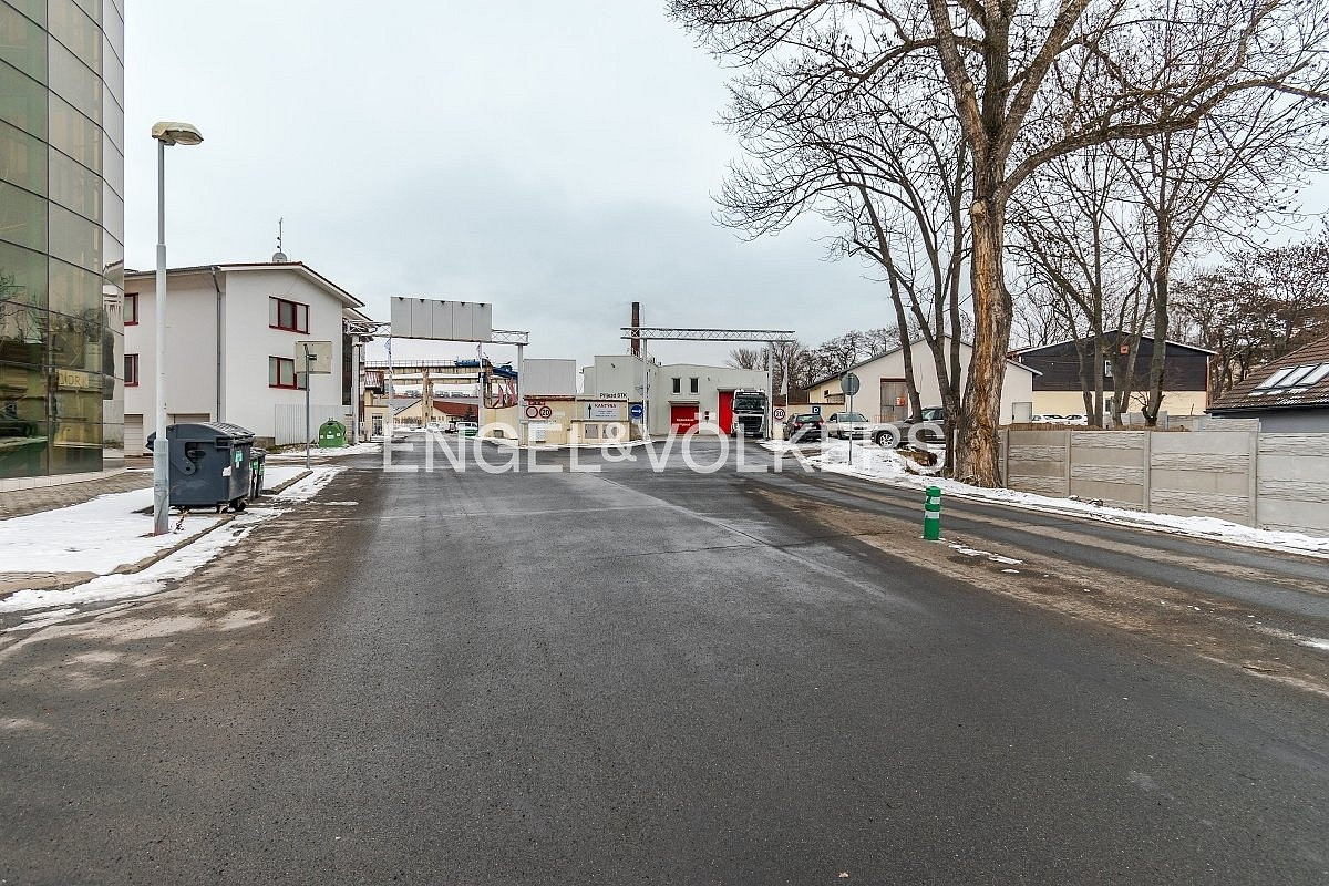 Pronájem komerčního objektu (jiného typu) 1 853 m² – fotografie 2