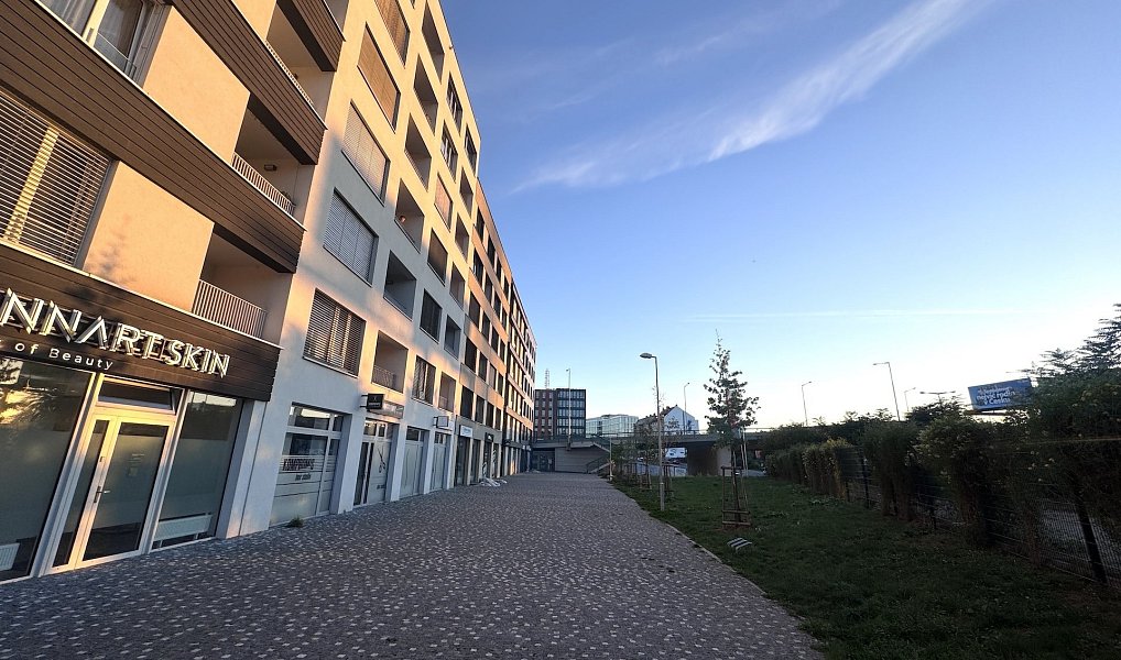 Pronájem bytu 2+kk 43 m², Praha – náhled fotky 21