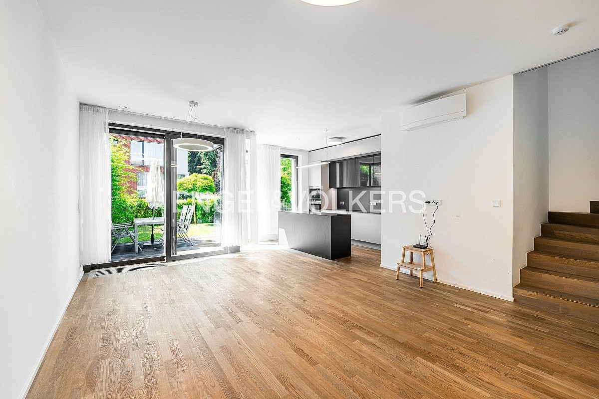 Pronájem domu 189 m² s pozemkem 186 m²