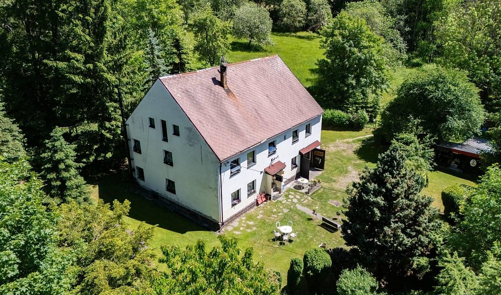 Prodej domu 320 m² s pozemkem 16 394 m², Místo – náhled fotky 21