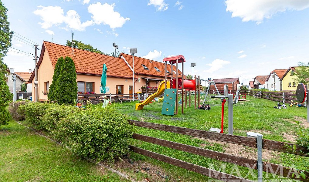 Prodej stavebního pozemku 1 000 m², Chlustina – náhled fotky 24