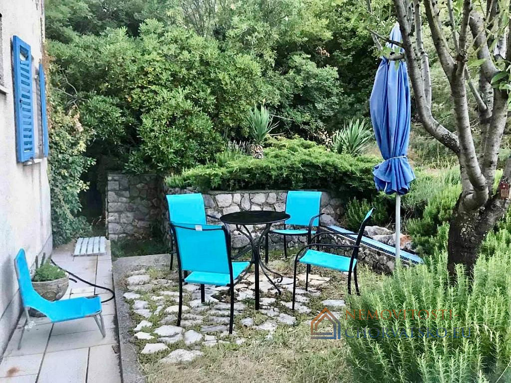 Prodej domu 178 m² s pozemkem 1 800 m² - Bild 2