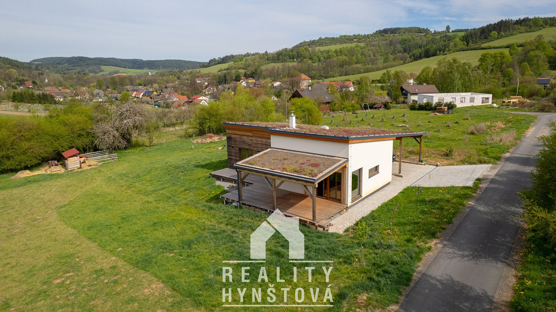 Prodej domu 110 m² s pozemkem 2 076 m² — photo 2