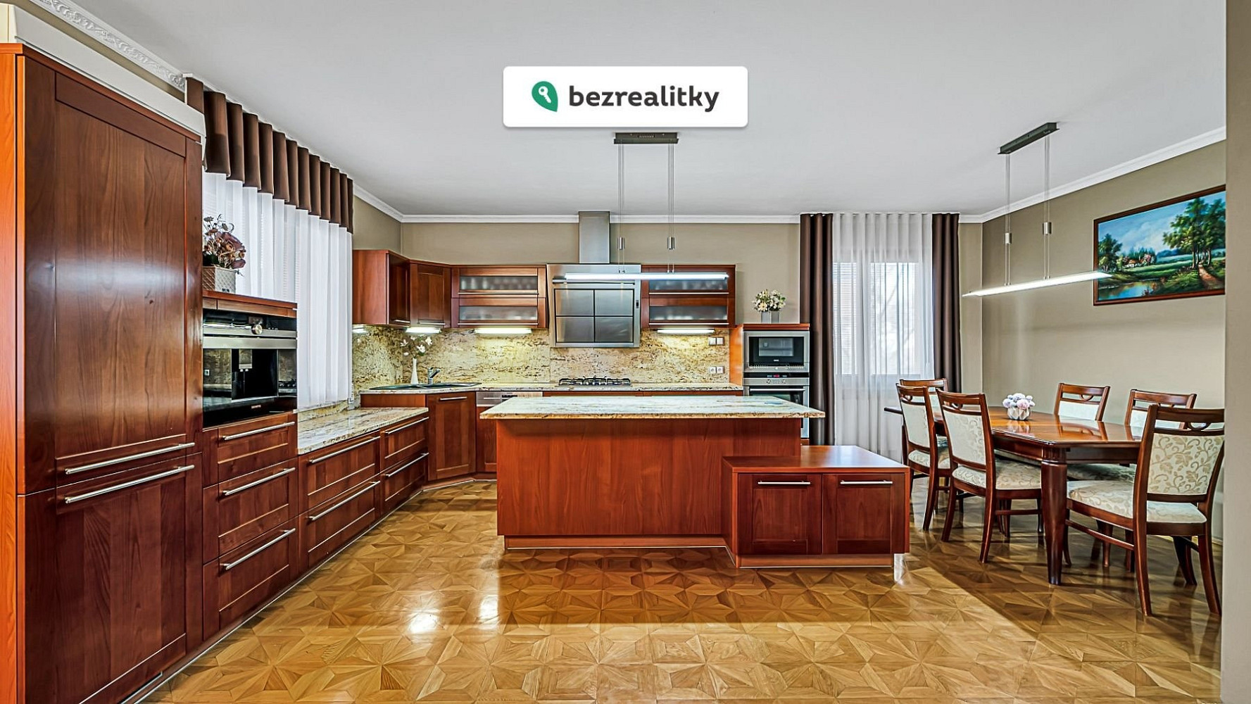 Prodej domu 285 m² s pozemkem 474 m² — photo 2
