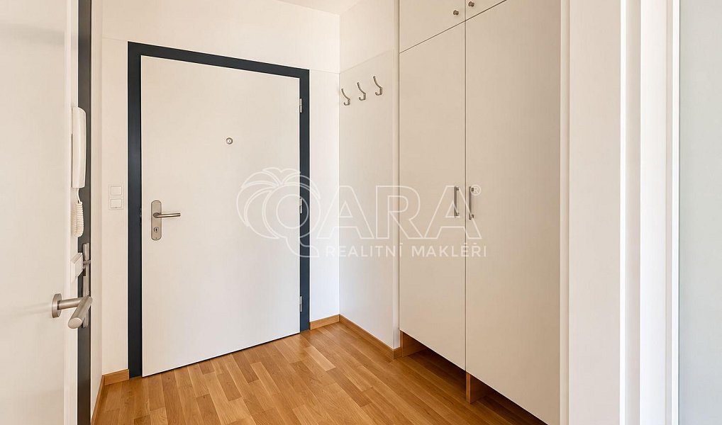 Pronájem bytu 1+kk 28 m², Praha – náhled fotky 6