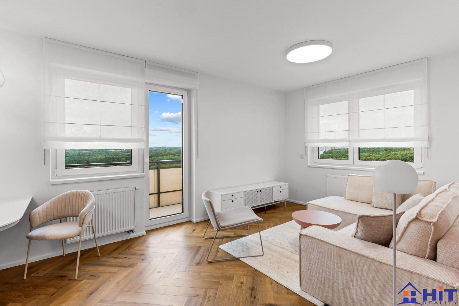Pronájem bytu 3+kk 69 m² — photo 2