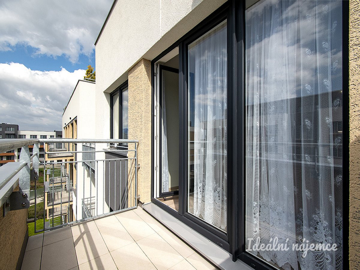 Pronájem bytu 2+kk 51 m² - Widok 2