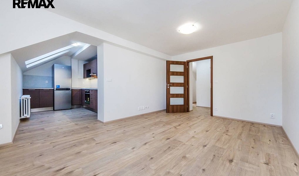 Pronájem bytu 2+kk 48 m², Říčany – náhled fotky 2