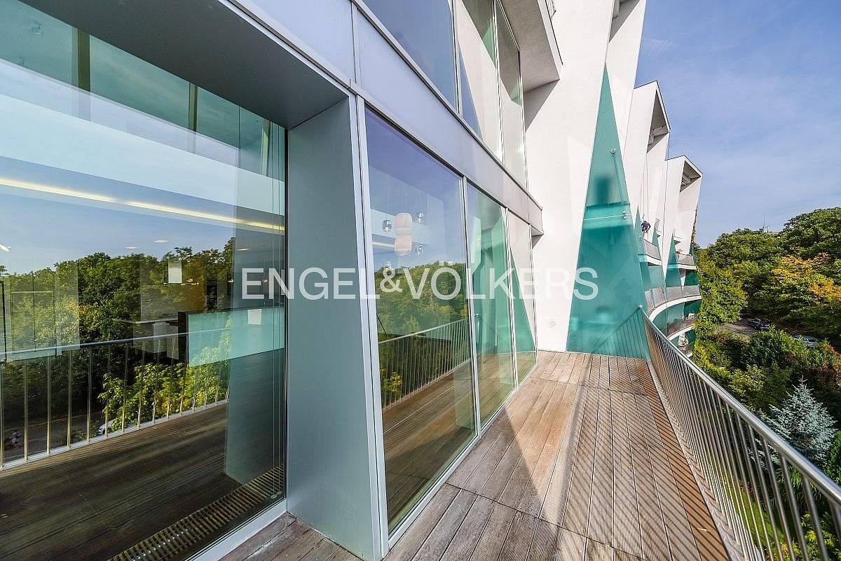Pronájem bytu 6+kk 297 m² — photo 3