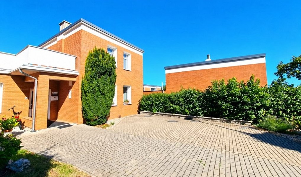 Pronájem kanceláře 180 m², Zlín – náhled fotky 2