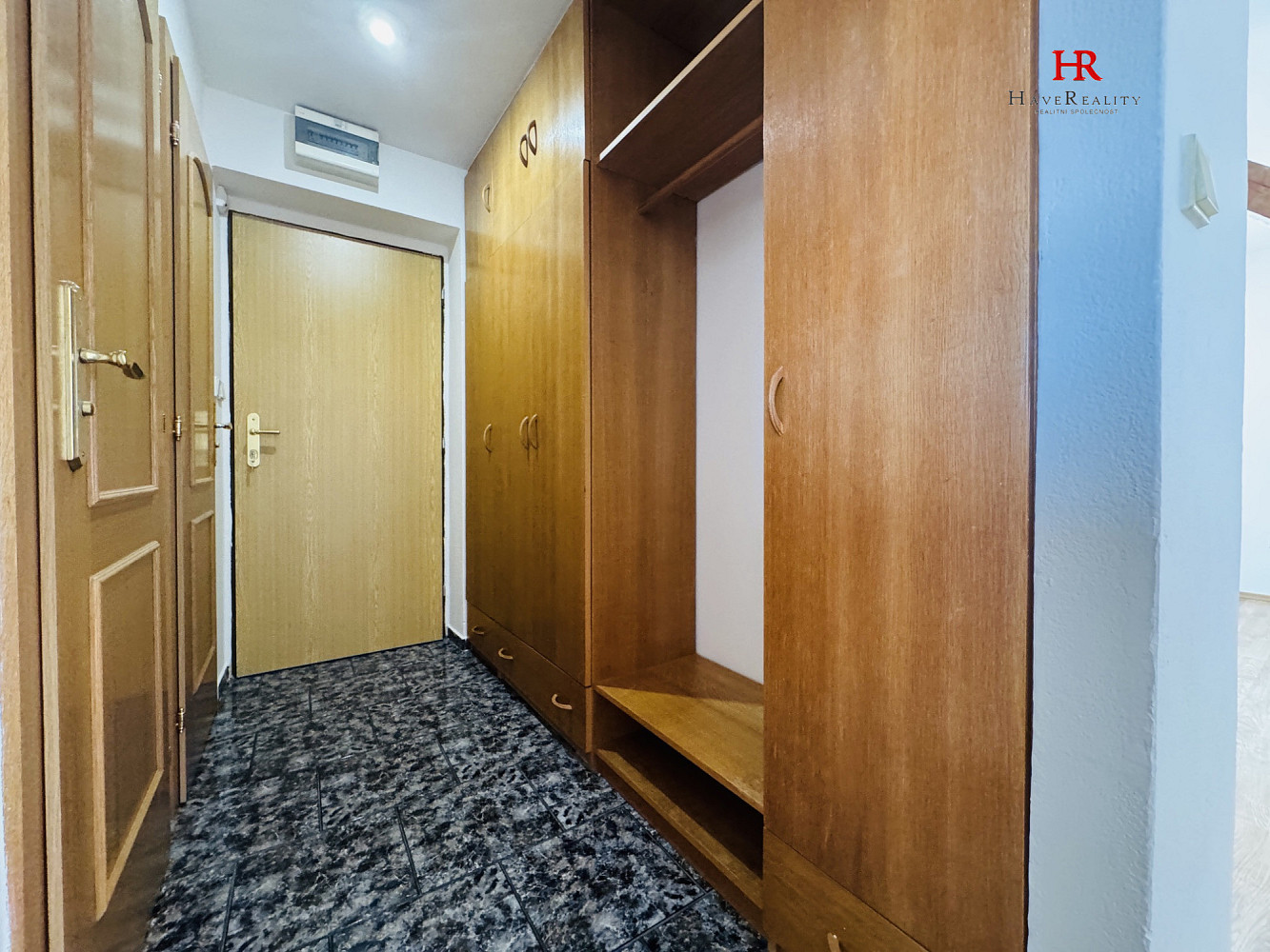 Pronájem bytu 2+kk 65 m² – fotografie 3