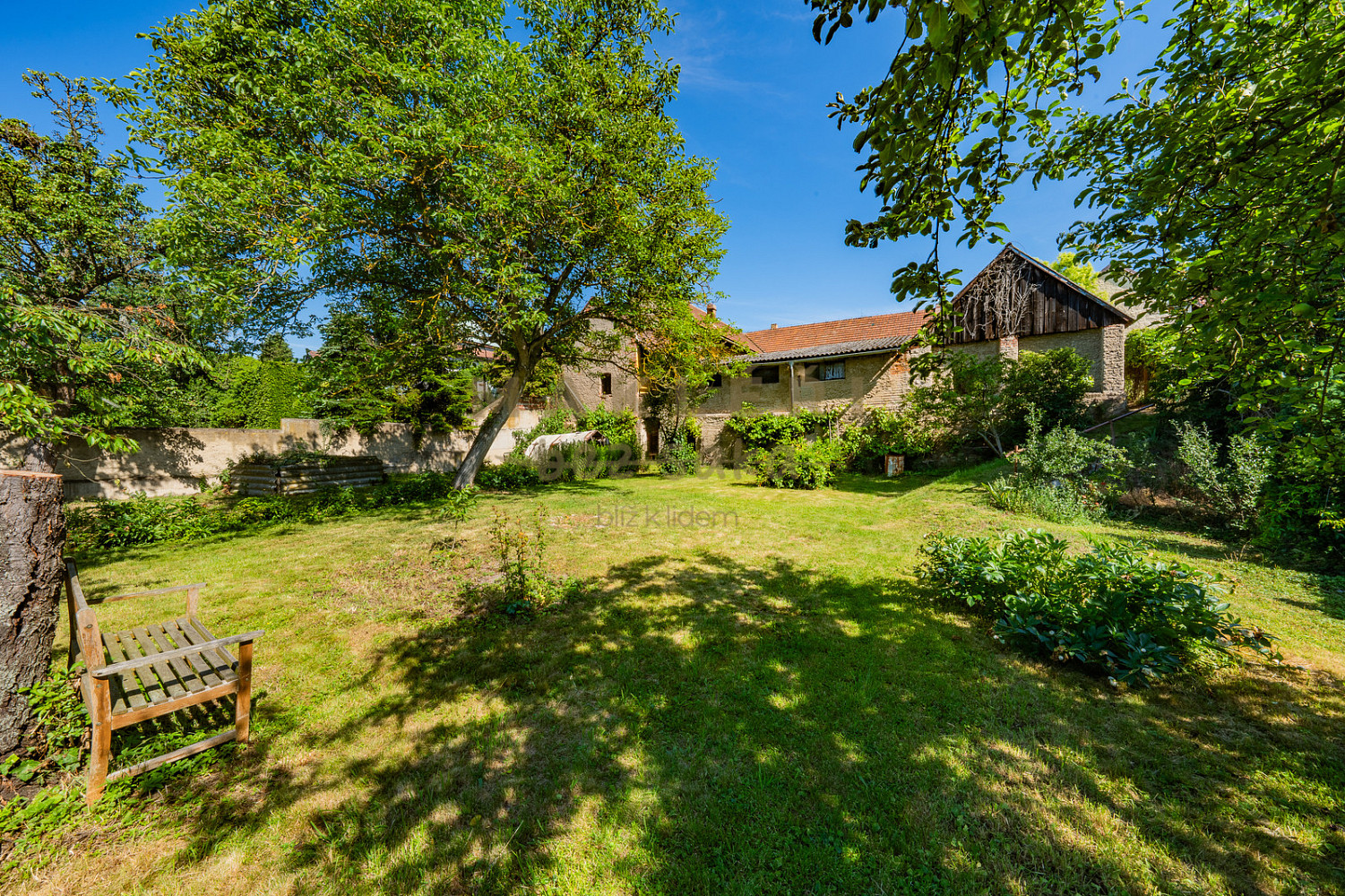Prodej domu 400 m² s pozemkem 1 899 m²