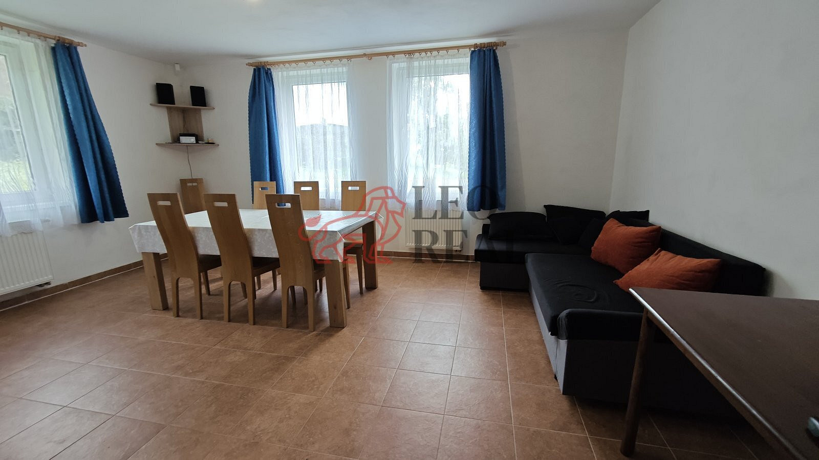 Prodej domu 140 m² s pozemkem 1 045 m² – fotografie 2