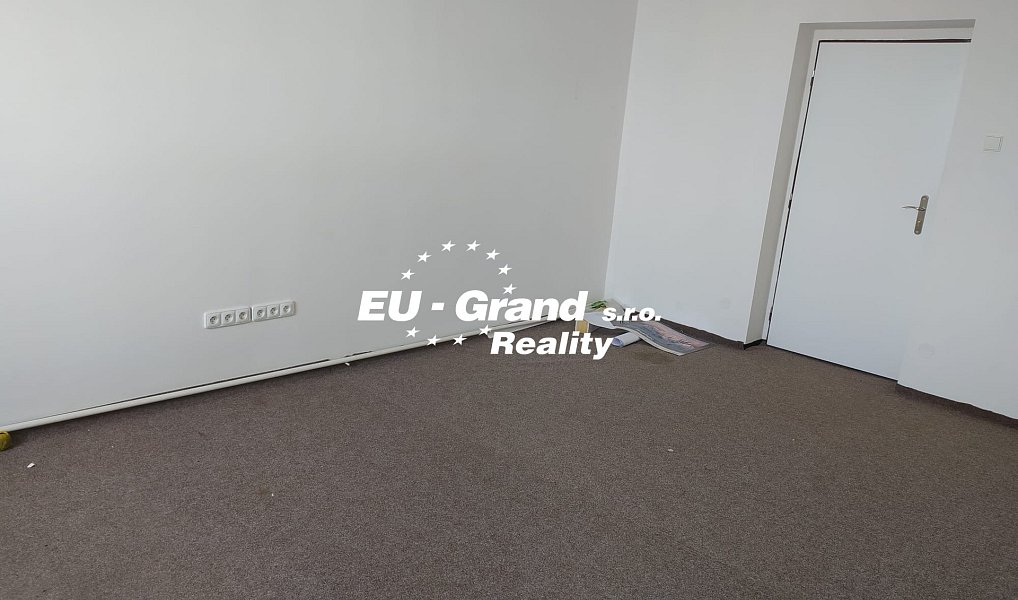 Pronájem kanceláře 250 m², Zákupy – náhled fotky 14