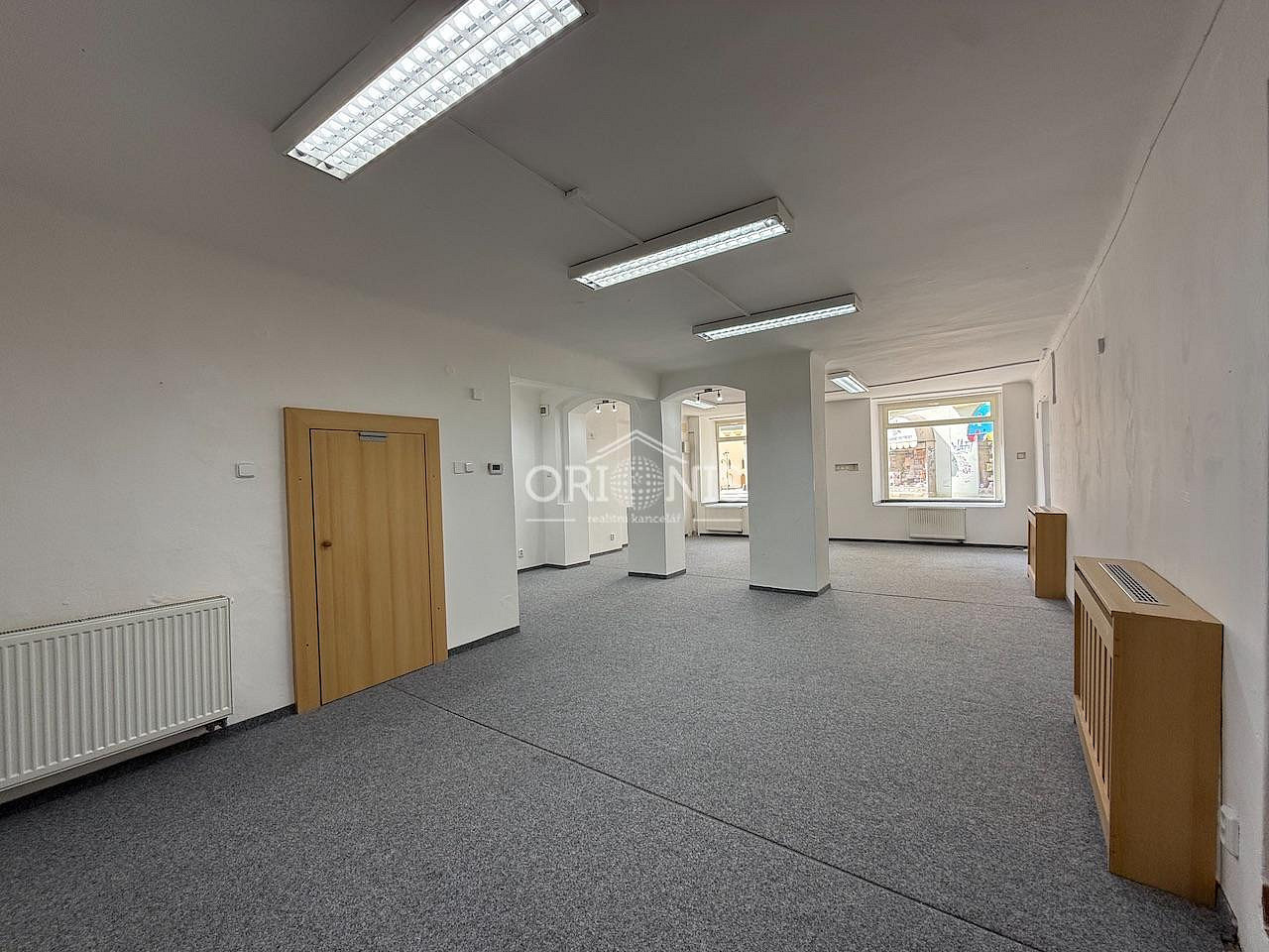 Pronájem obchodních prostor 100 m² — photo 3