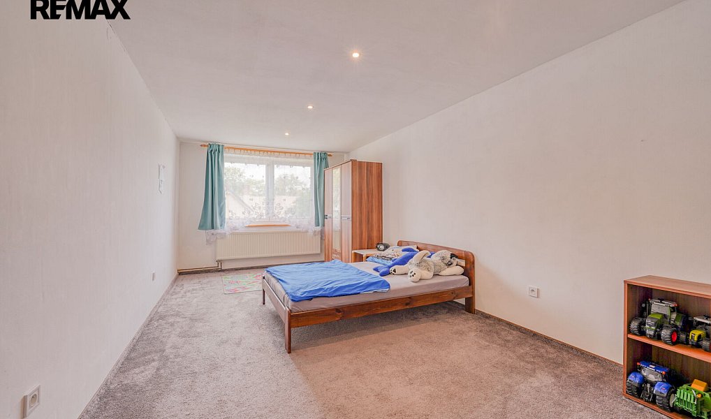 Prodej domu 220 m² s pozemkem 1 917 m², Pernarec – náhled fotky 24