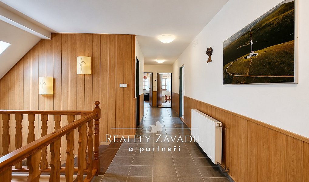 Prodej ubytovacího objektu 322 m², Vysoká – náhled fotky 27