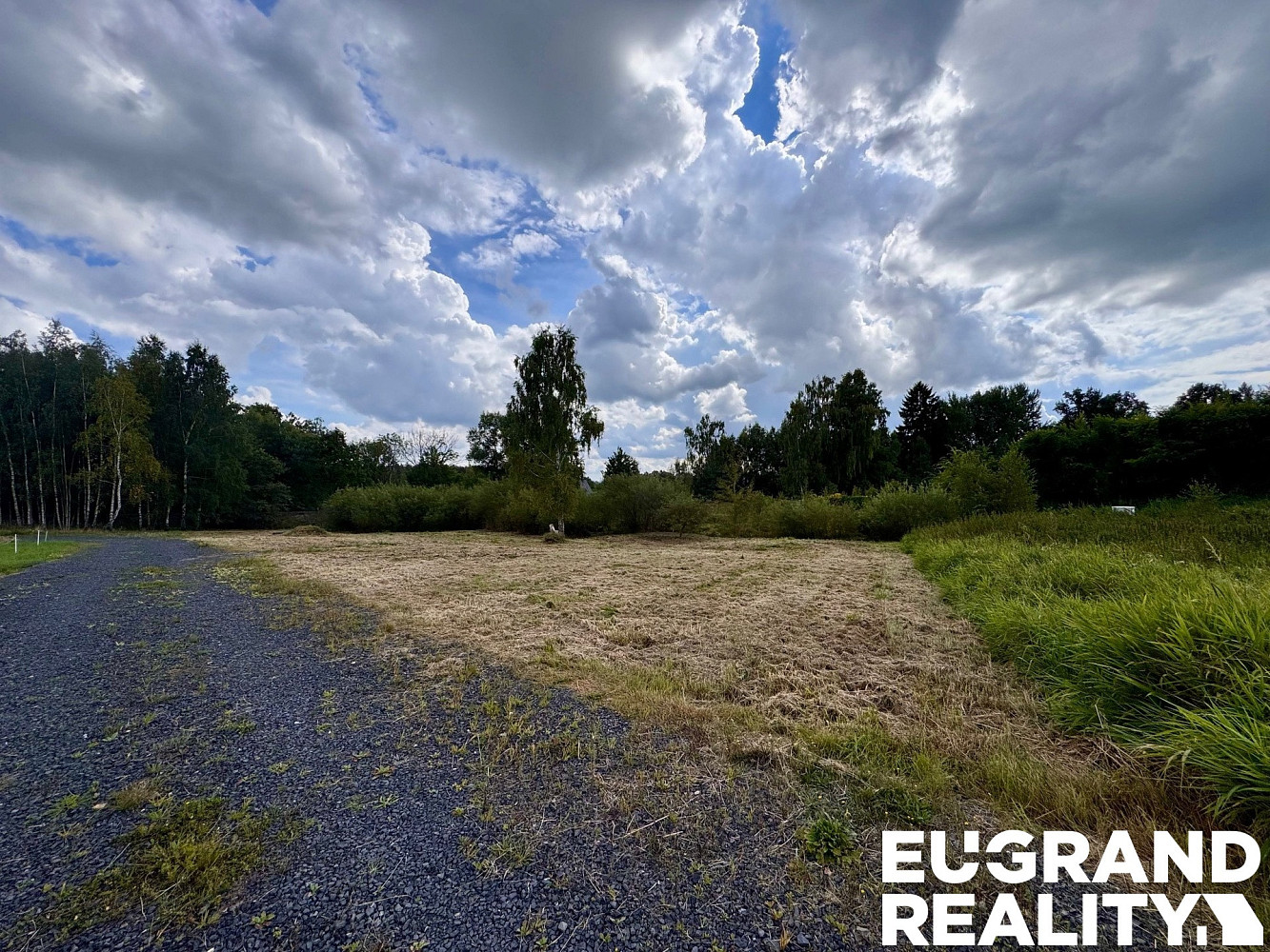 Prodej stavebního pozemku 2 068 m² – pohled 4