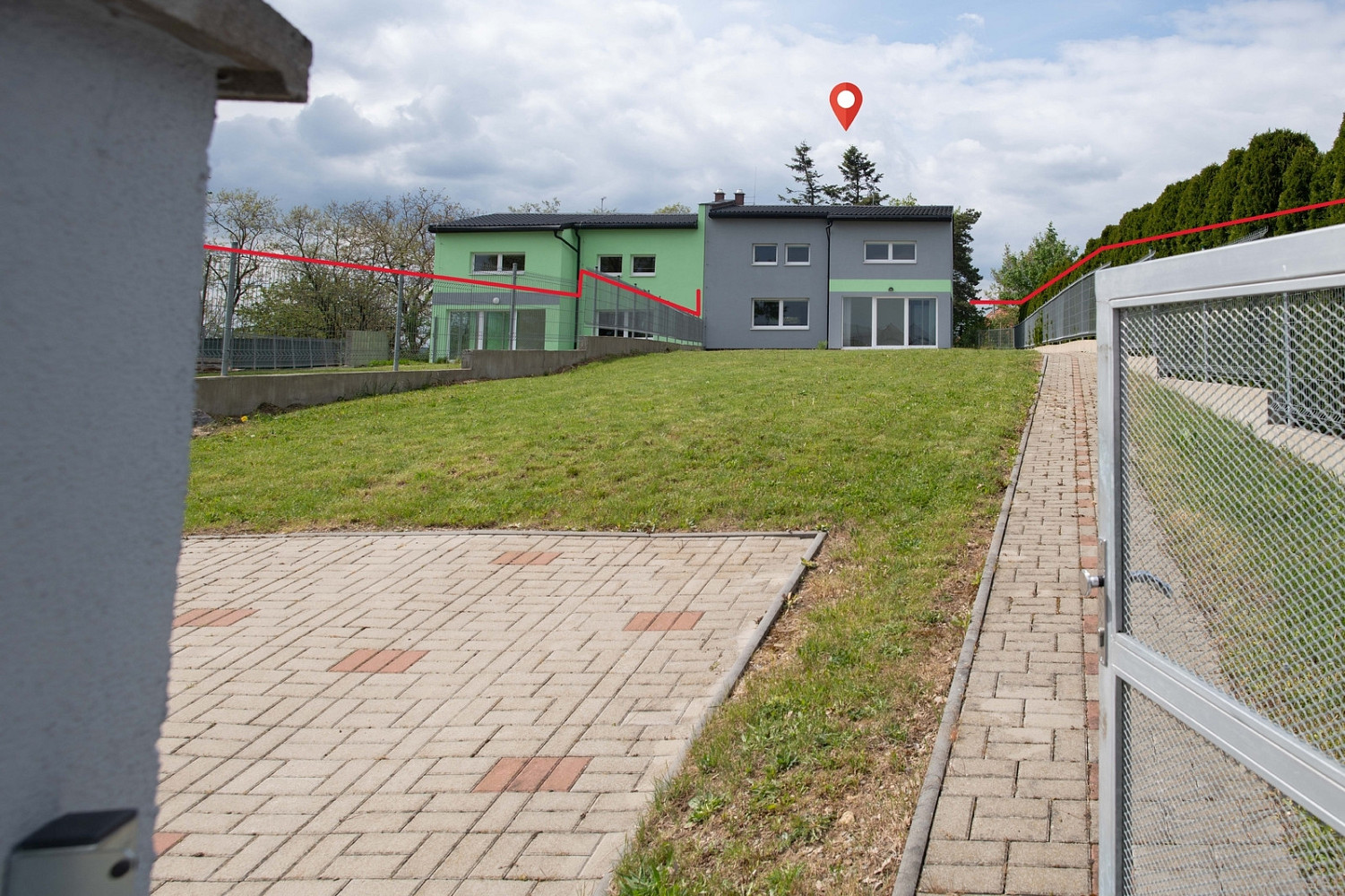 Prodej domu 170 m² s pozemkem 821 m² — photo 2