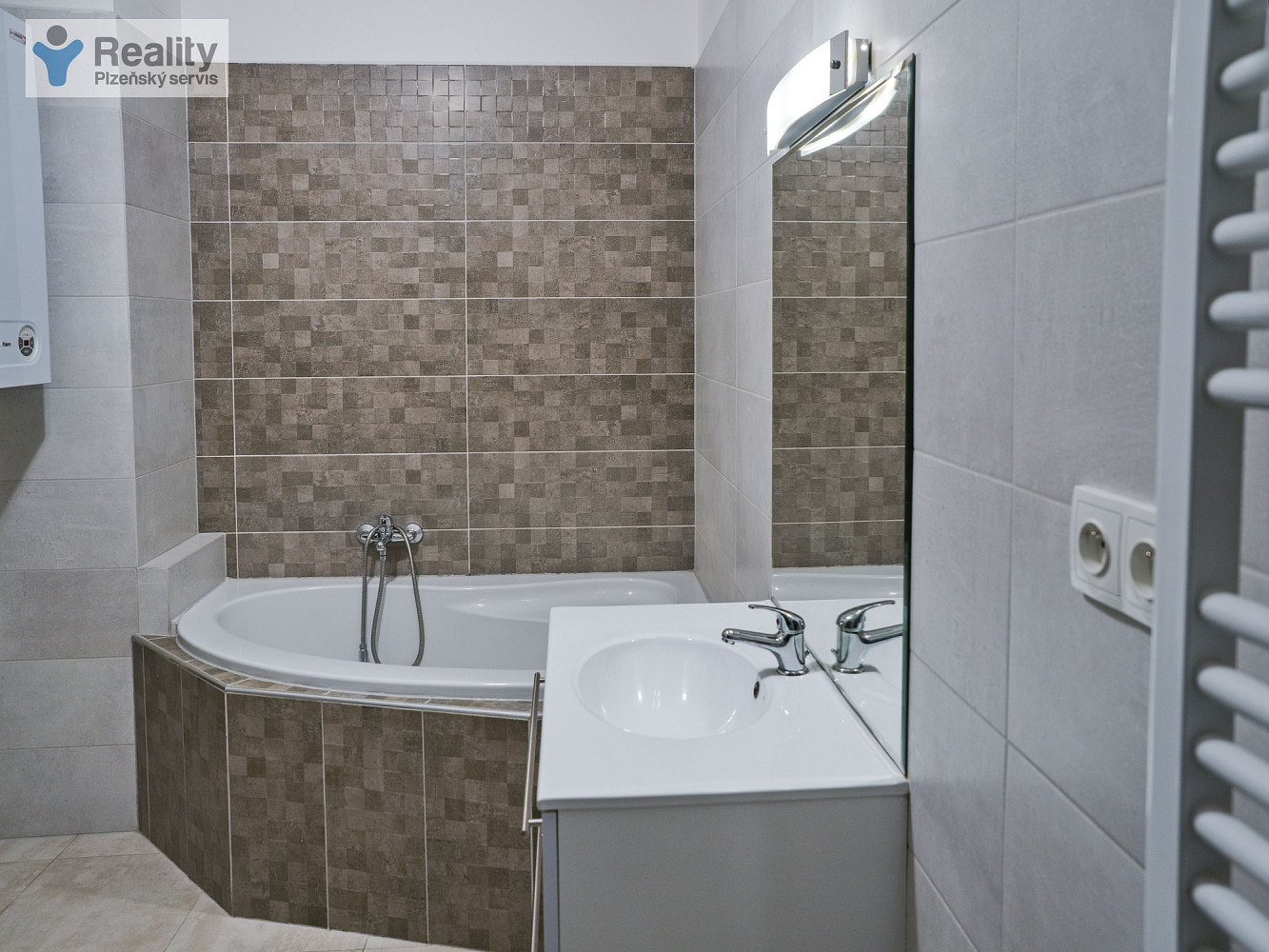 Pronájem bytu 3+kk 94 m² - Widok 4
