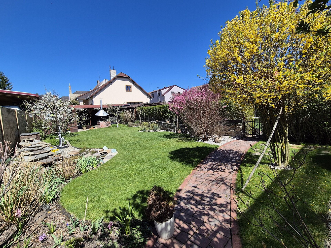 Prodej domu 146 m² s pozemkem 858 m² — photo 2