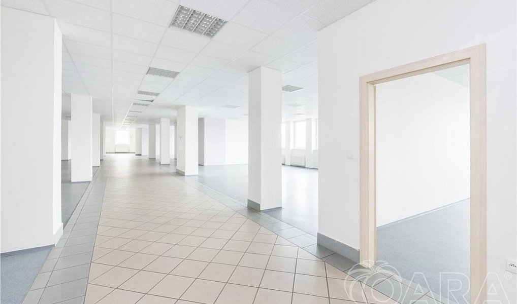Pronájem kanceláře 549 m², Písek – náhled fotky 4