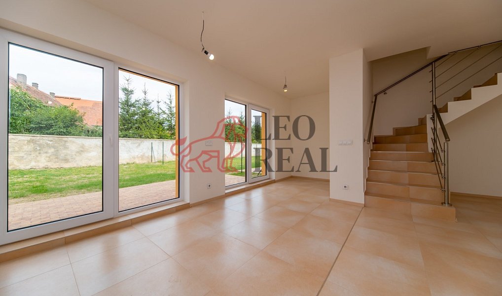 Prodej domu 150 m² s pozemkem 398 m², Hostivice – náhled fotky 3