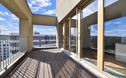 Pronájem bytu 3+kk 84 m²