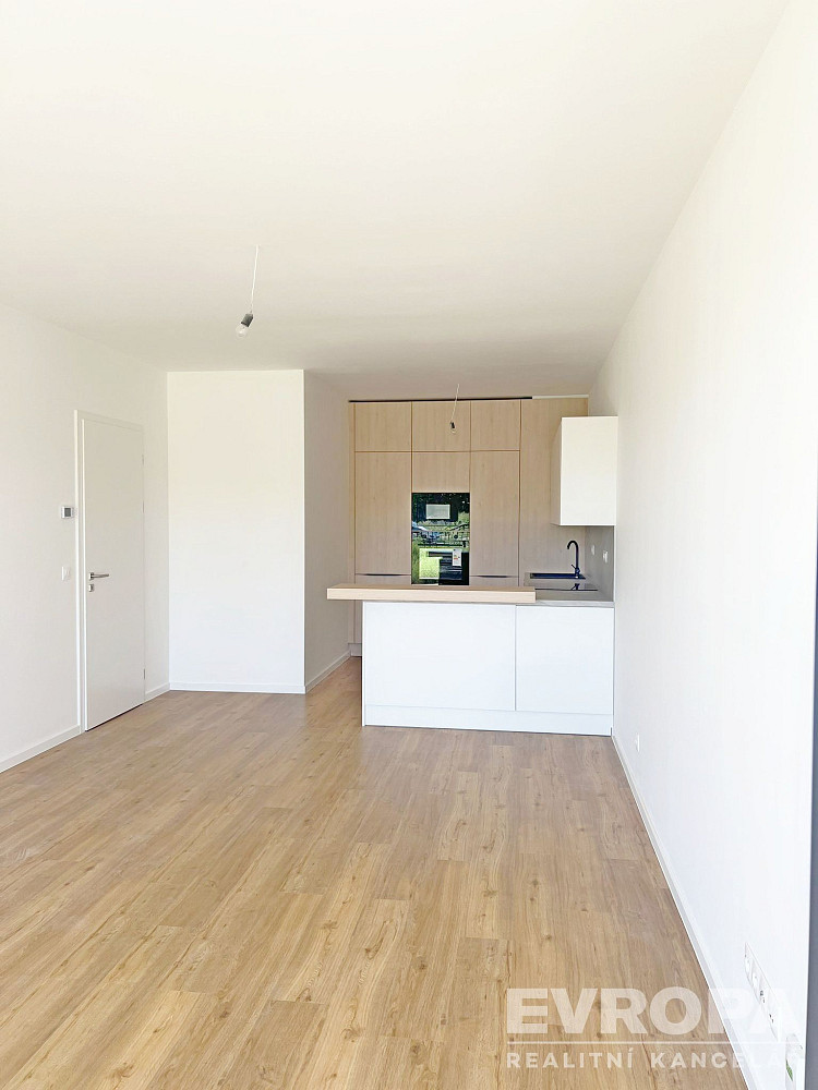 Pronájem bytu 3+kk 74 m² – fotografie 2