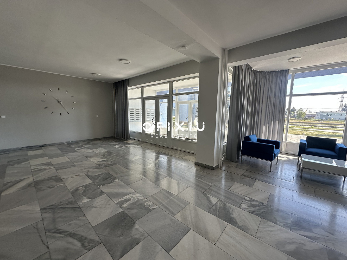 Pronájem kanceláře 400 m² – fotografie 4