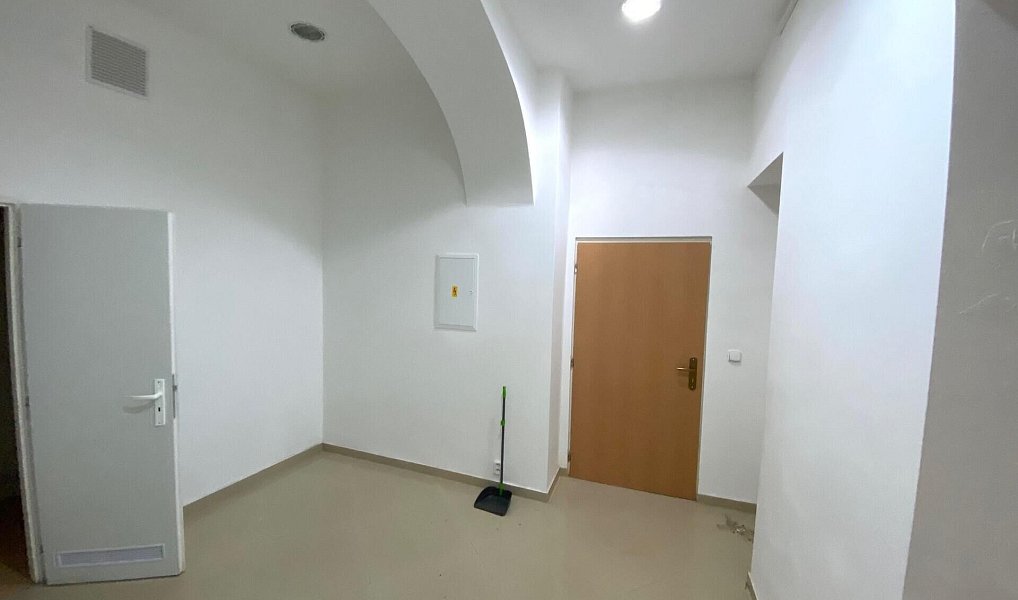 Prodej obchodních prostor 69 m², Karlovy Vary – náhled fotky 7