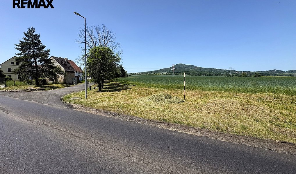 Prodej stavebního pozemku 831 m², Liběšice – náhled fotky 8