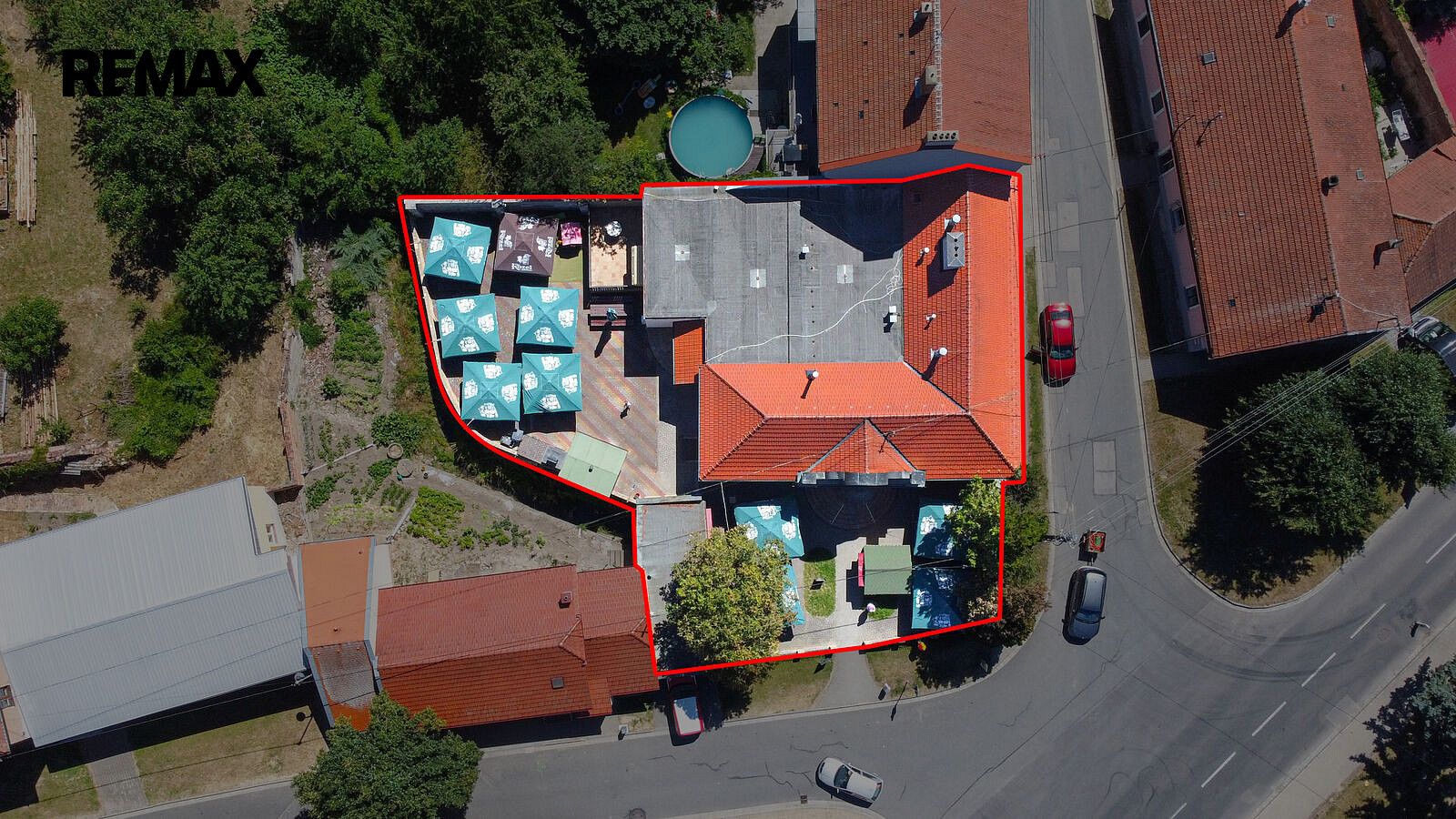 Prodej komerčního objektu s restaurací, bytem 2+kk a garáží Koryčany – pohled 2
