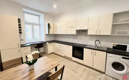 Pronájem bytu 2+kk 37 m², Na Neklance, Praha 5 - Smíchov
