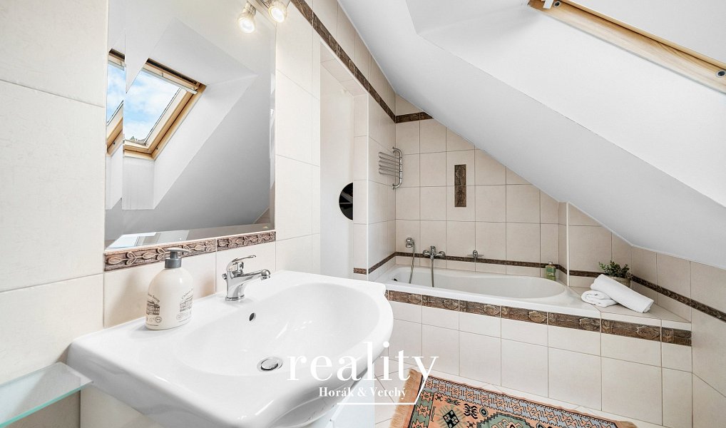 Prodej ubytovacího objektu 210 m², Znojmo – náhled fotky 21