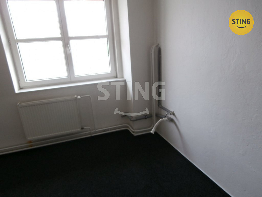 Pronájem kanceláře 412 m² – fotografie 5