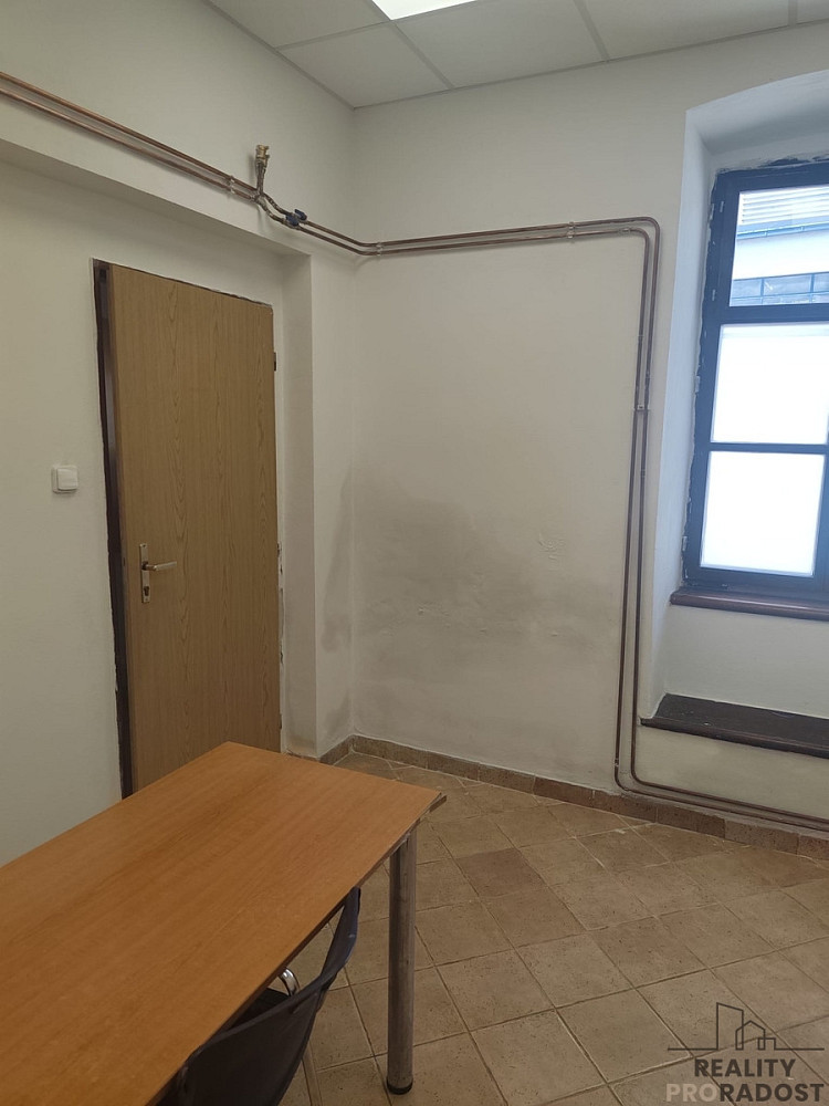 Pronájem skladovacích prostor 18 m² – fotografie 4