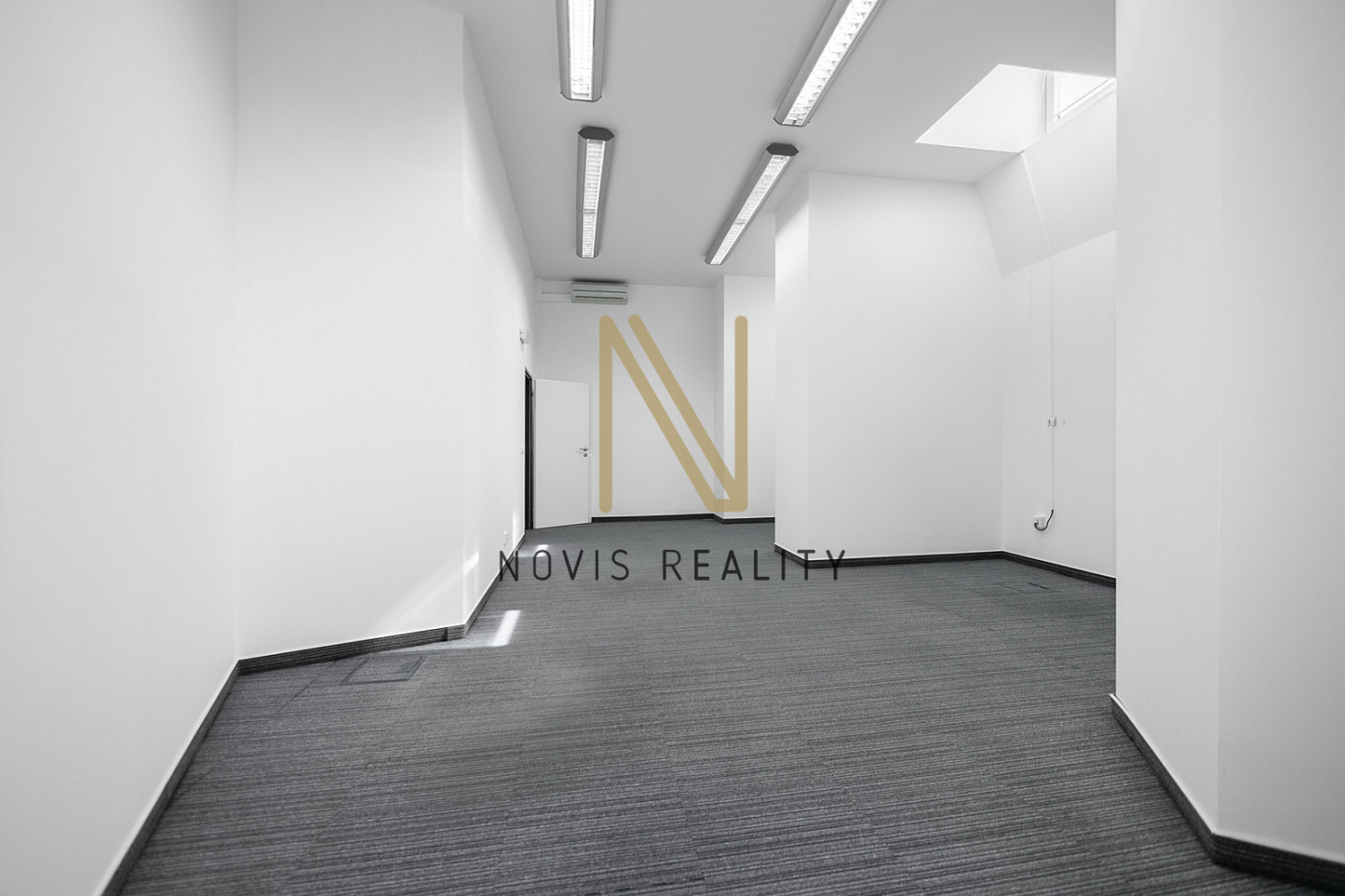 Pronájem kanceláře 140 m² - Więcej